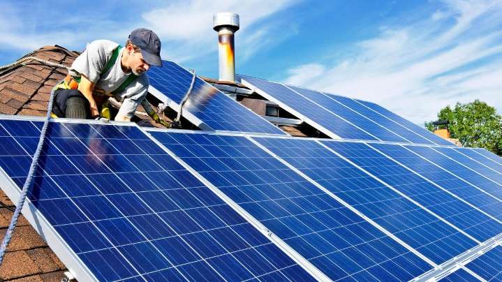 LIPA looks to boost solar power as tax credit expires