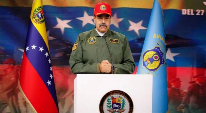 Maduro ordenó a fuerza aérea alistarse para defender a Venezuela y confía en la victoria
