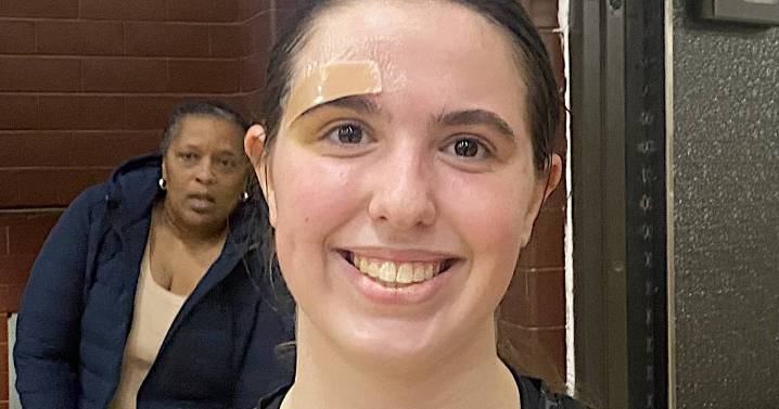 Lockport girls open strong with big win over Morris