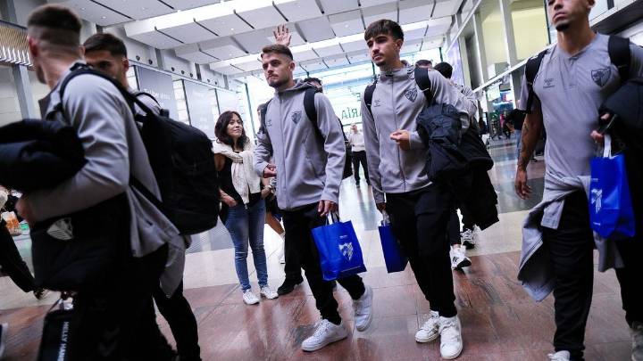 El Málaga CF pone rumbo a León con Chupete como gran novedad