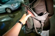 Regresaba a su casa y le arrebataron su bolso: tenía $40.000