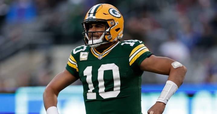 Jordan Love throws 2 TD passes as Packers beat Giants 27
