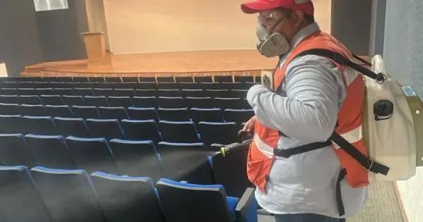 Tras brote de chinches, fumigan Facultad de Ciencias de la Comunicación