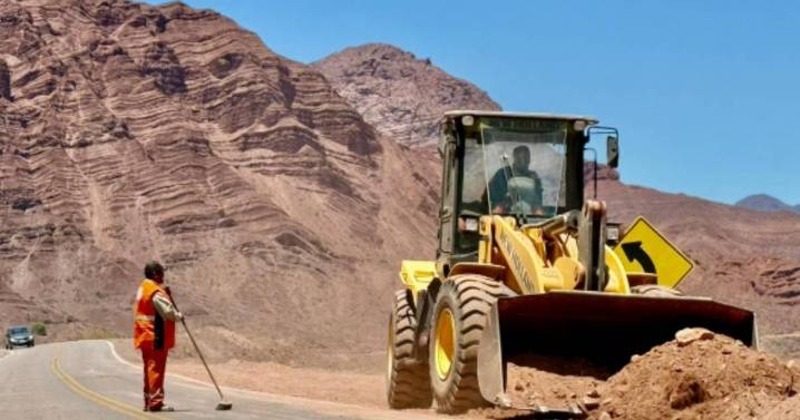 Vialidad refuerza el mantenimiento en la Ruta 68, puerta de entrada a los Valles Calchaquíes