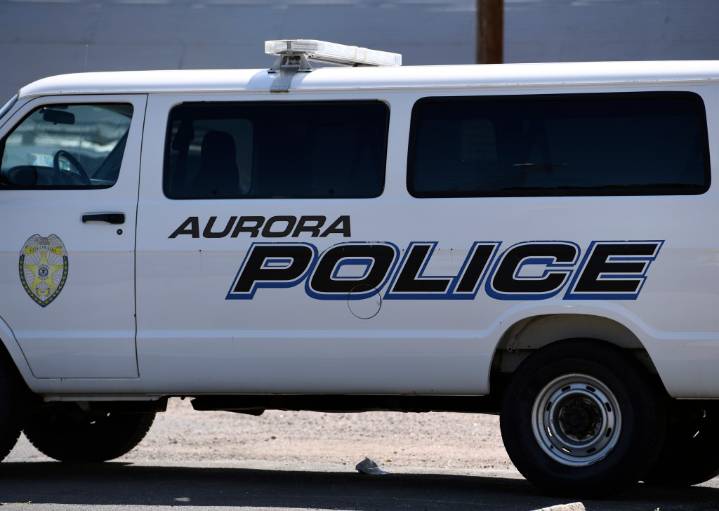 2-year-old girl found alone in south Aurora, police say