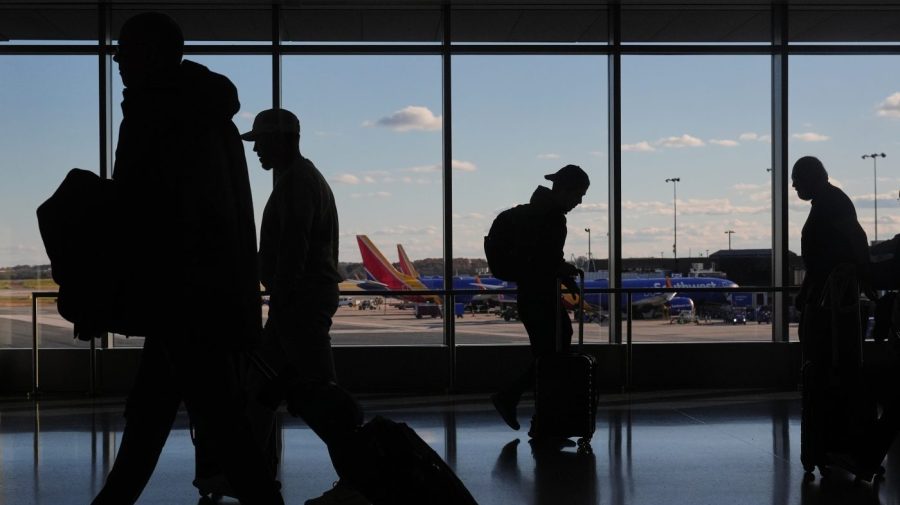 These are the most and least dependable airlines for holiday travel, analysis shows