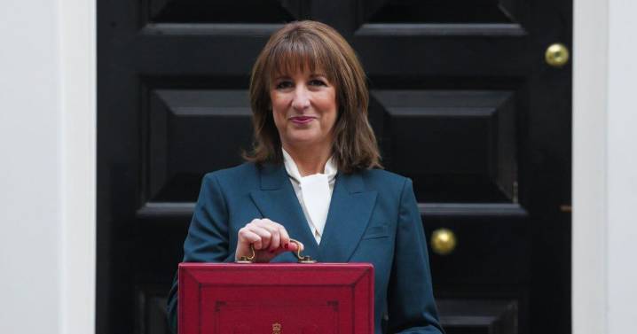 Rachel Reeves blasted for holiday tax that'll 'cost UK £500m' by furious hotel bosses 