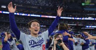 Yoshinobu Yamamoto introduces his rescue dog to Dodger fans