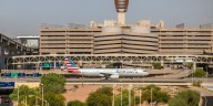 5 hospitalized after fumes force flight to Phoenix to divert to Houston