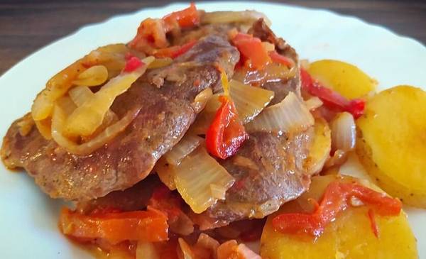 La receta clave para cuando no querés cocinar: cómo hacer bifes a la criolla