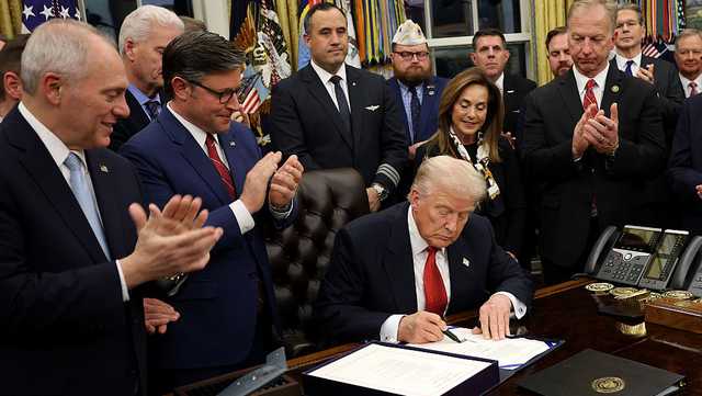 Trump signs bill to reopen federal government