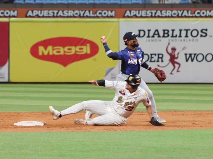Leones dominó a Tigres