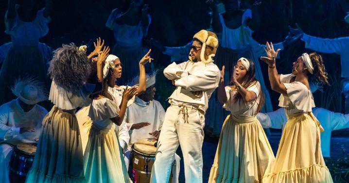 Bad Bunny agradece a la República Dominicana: "Después de Puerto Rico, el primer país que me hizo sentir querido"