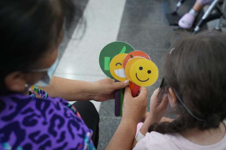 Hospital de Talca realiza el primer Parlamento Infantil del Maule y recoge la voz de niños hospitalizados para mejorar su experiencia de atención