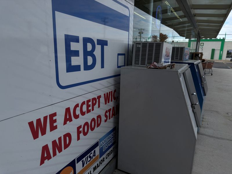 US judge temporarily blocks Trump move for states to 'undo' food aid benefits