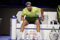 Carlos Alcaraz Winces in Pain as Injury Alarm Rings Mid-Match in ATP Finals Battle with Jannik Sinner Carlos Alcaraz calls medical timeout in ATP Finals against Jannik Sinner, raising suspense over hi