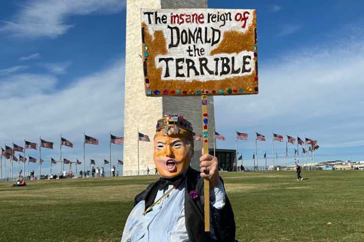 Protestas en Washington al grito de "que se largue Trump" tras las victorias demócratas