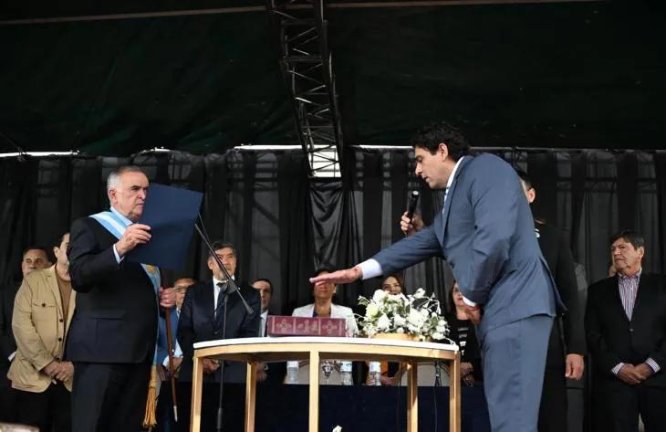 ALBERDI: El gobernador Osvaldo Jaldo le tomó juramento al flamante intendente Bruno Romano