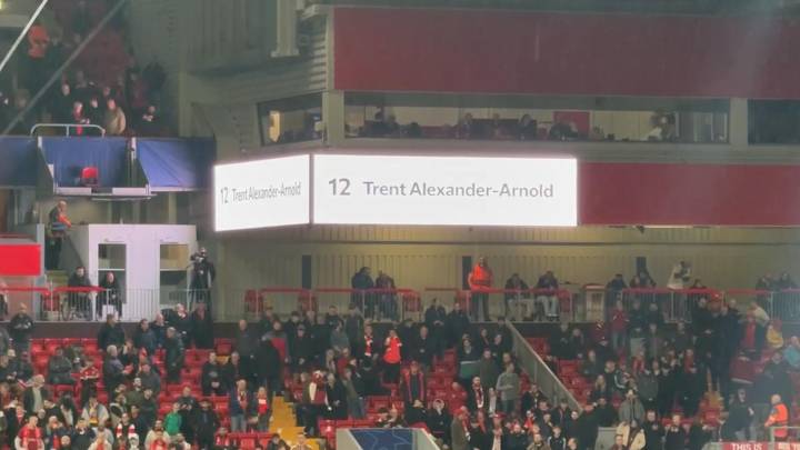 Anfield no perdona a Alexander-Arnold: así fue la tremenda pitada que le cayó en su regreso