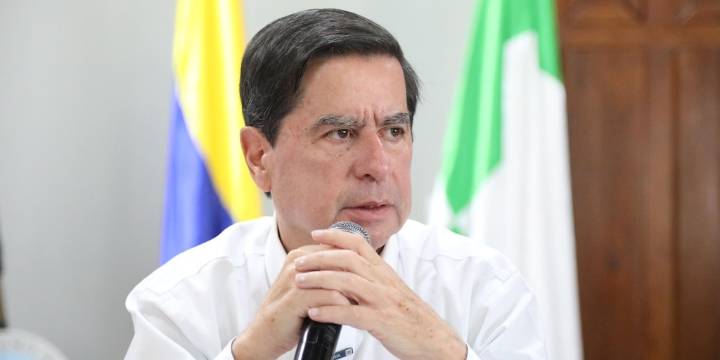 Juan Fernando Cristo cuestionó que no se cumpla una ley que endurece las penas de prisión para conductores borrachos: “Hace 10 años la impulsamos”