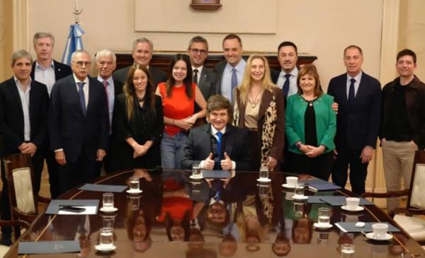 El Gobierno dividirá la Secretaría de Scioli para darle más poder a Adorni y Santilli: cómo queda el organigrama