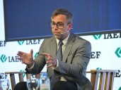 Dólar: "Argentina no está preparada" para que el tipo de cambio fluctúe libremente dice un hombre clave de Caputo