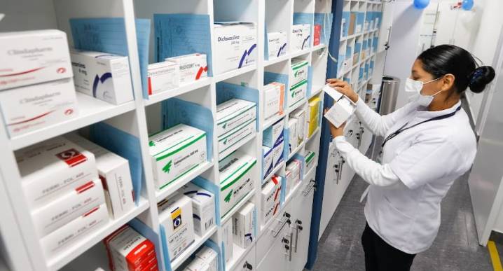 Minsa prohíbe nuevos productos y servicios en farmacias y boticas tras actualizar normativa