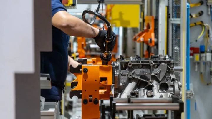 La actividad industrial retrocedió 5.3% en octubre, según índice de FIEL