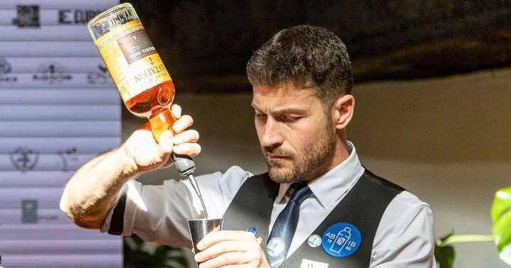 Del chiringuito al Mundial: las «historias líquidas» de Biel Ramon, el mejor 'bartender' de España