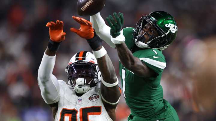 How Browns, Jets took different paths at trade deadline