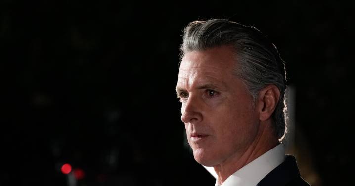 California revokes 17,000 commercial driver's licenses for immigrants