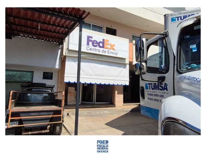 Aseguran drogas en paquete de FedEx durante cateo en Pinotepa