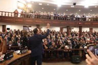 El Informe de Manolo Jiménez se entrego al Congreso; el miércoles, mensaje desde Torreón