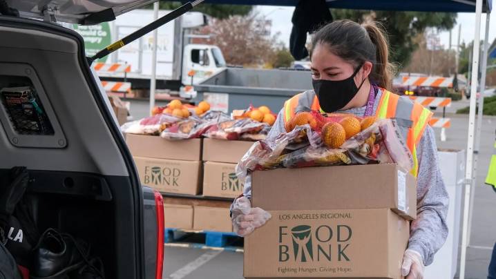 Pobreza inesperada en EE.UU.: más del 60% de adultos en riesgo