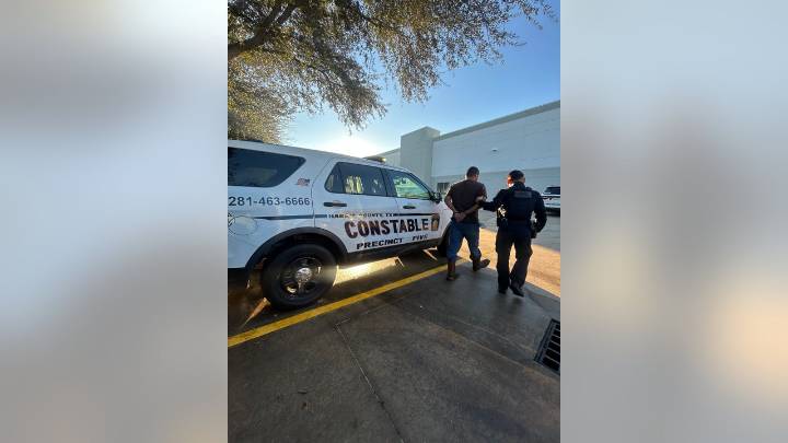 Suspects with international murder warrants arrested in Houston, officials say