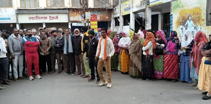 Bhopal News: Over 300 Municipal Corporation Workers On 4