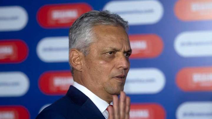 Reinaldo Rueda se replantea su futuro en medio de lágrimas por eliminación mundialista de Honduras