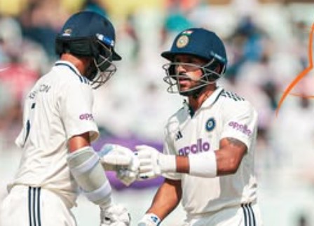 1st Test: India reach 10/2 at lunch