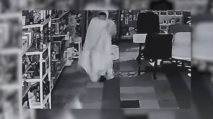 'Grinch' burglarizes Seguin toy store, police searching for suspect