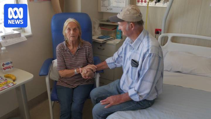 Calls for federal government to help 'stranded Australians' waiting in hospital for aged care bed