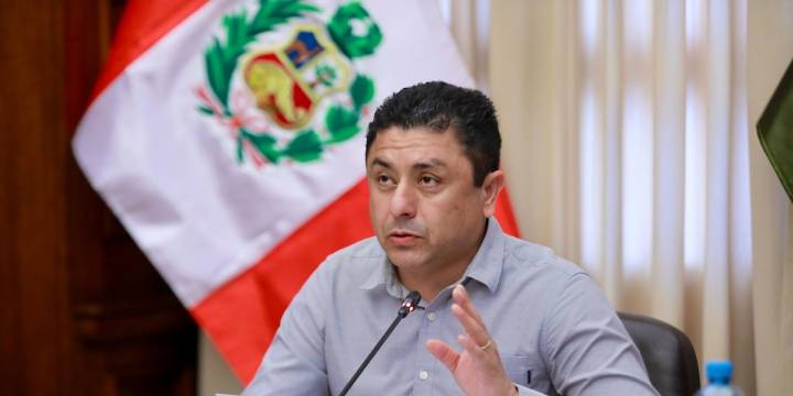 Guillermo Bermejo usó comisión del Congreso para dar empleo a militantes de su partido