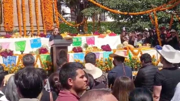 "Hubiera sido el mejor presidente de México": viuda de Carlos Manzo llama a defender la patria “con uñas y dientes”