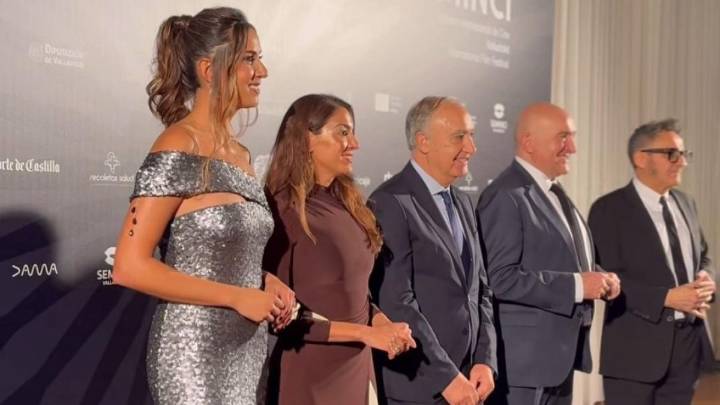 La lluvia lleva la alfombra de la clausura de la Seminci al interior del Calderón