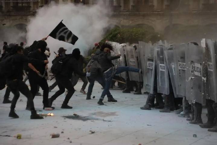 Sedena detecta a líderes del Bloque Negro relacionados con Martí Batres