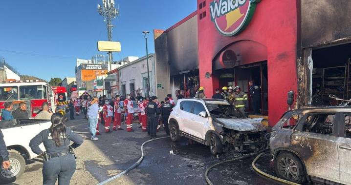 Sonora: Cierran 68 tiendas Waldo’s tras incendio; investigan falla en transformador