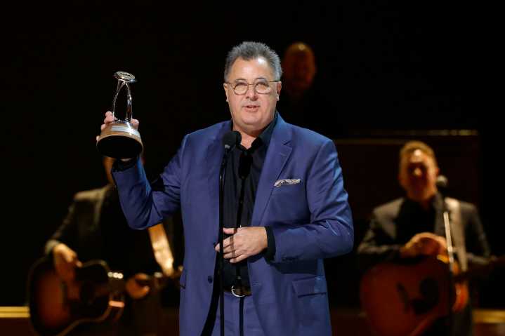 Best and Worst Moments From 2025 CMAs: From Lainey Wilson to Zach Top