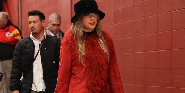 How to Wear the Penny Lane Coat Trend 2025