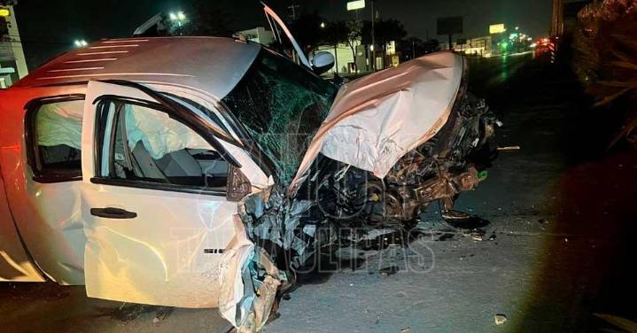 Destroz? su Pick-Up y la abandon? en Reynosa; debe un poste de la CFE