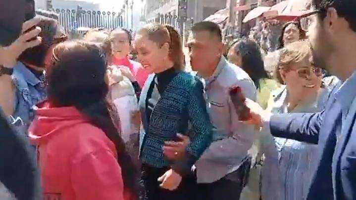 La presidenta de México es víctima de acoso y el momento queda grabado (+Video) 4 de noviembre de 2025 | Internacional El momento, que quedó grabado en video, se produjo cuando un hombre desconocido s