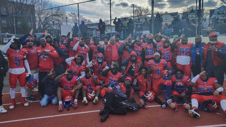 East Orange adds to series win-streak by outlasting Barringer in Thanksgiving game